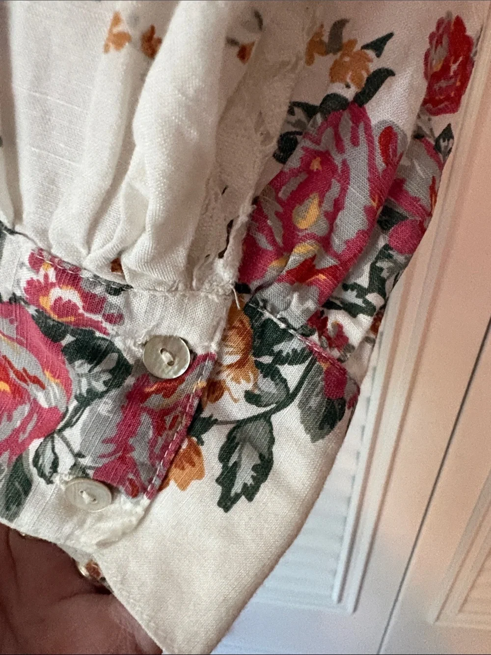 Zara Cream Floral Lace-Trim Button Front Blouse - Pink & Gold Roses Size Meduim - Picture 6 of 9